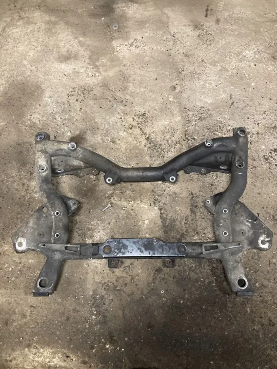 Mercedes-Benz C W204 Voorveren OEM 2046280657 image 2