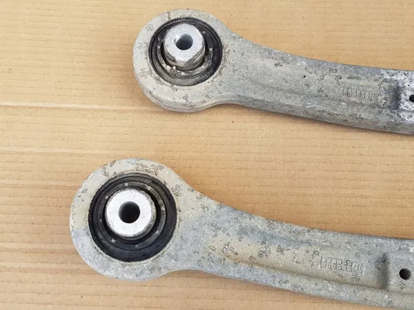 Set di bracci di controllo anteriori inferiori / Audi A6 C6 2004-2011 OEM image 7