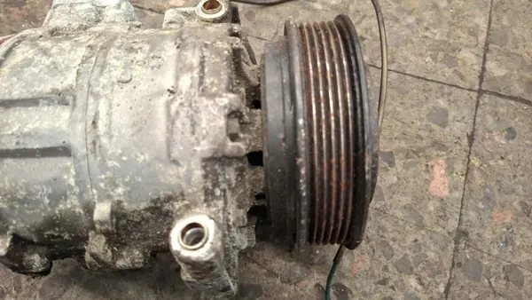 A/C Compressor Audi A6 C4 2.6 AHA 70k 4B0260805B image 3
