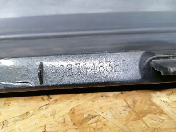 OEM KMR620 9683146380 Moldura Portão Peugeot 3008 image 8