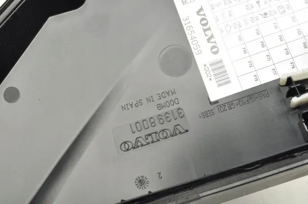 Volvo V90 II Proppskåmslock OEM 31398000 31398001 image 3