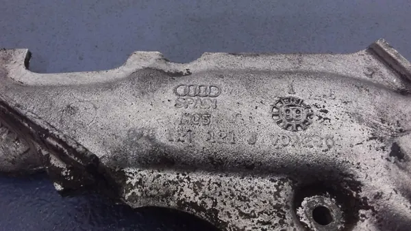 Carcaça termóstato OEM 078121121J para Audi A6 C5 2.4 image 6
