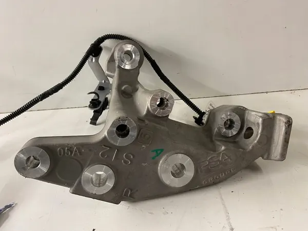 PEUGEOT E-3008 III 2025 Support de montage avant droit image 3