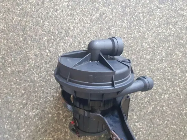 Bränslepump OEM 20AD073620 för VW Touran 1.6L image 3