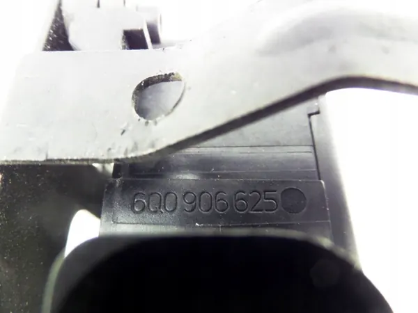 Válvula vapor combustível Audi OEM 1KO906279 - Usado image 5