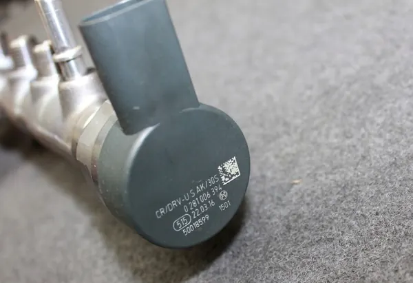 Sistema di alimentazione BMW G30 G11 G01 G15 4.0D Iniettori Pompa image 10