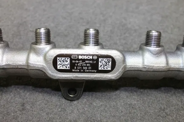 Sistema di alimentazione BMW G30 G11 G01 G15 4.0D Iniettori Pompa image 9