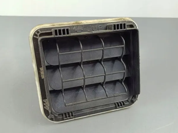 Grille de ventilation Hyundai Tucson IV OEM FOB38427 - Occasion image 3