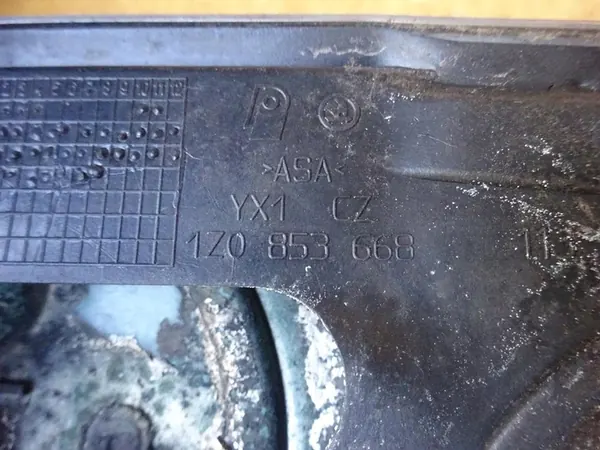 Griglia Paraurti Anteriore SKODA OCTAVIA II VRS 1Z0853668 image 5