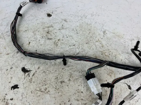 Pieza faro KIA Stinger OEM 00256633D - Usado image 3