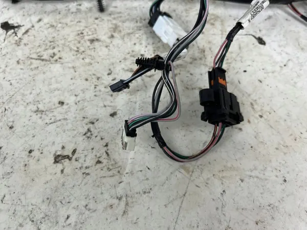 Pieza faro KIA Stinger OEM 00256633D - Usado image 4