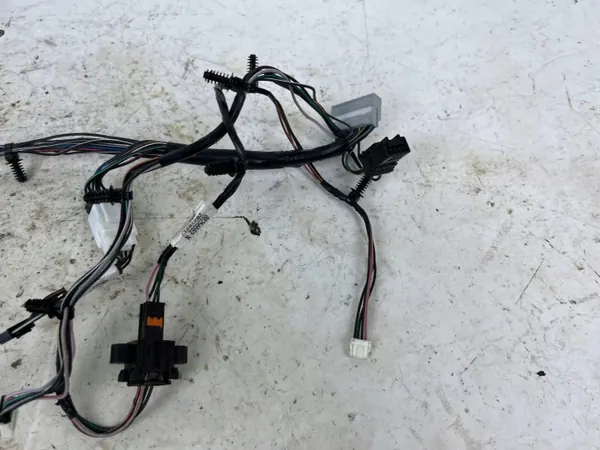 Pieza faro KIA Stinger OEM 00256633D - Usado image 5