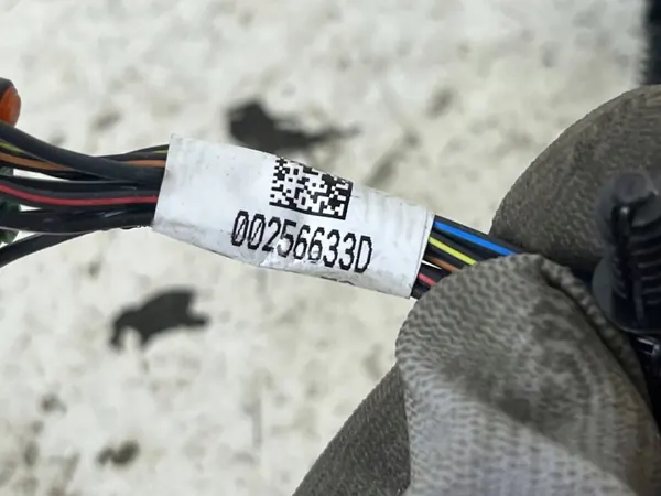 Pieza faro KIA Stinger OEM 00256633D - Usado image 7