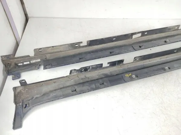 BMW X3 G01 Oikea kynnyslista OEM 8064808 image 8