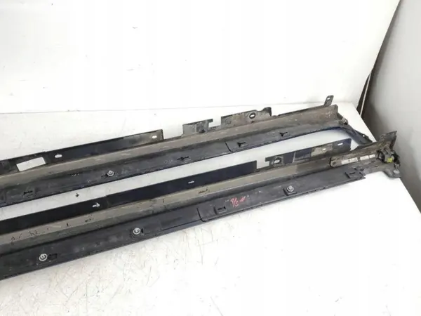 BMW X3 G01 Oikea kynnyslista OEM 8064808 image 9