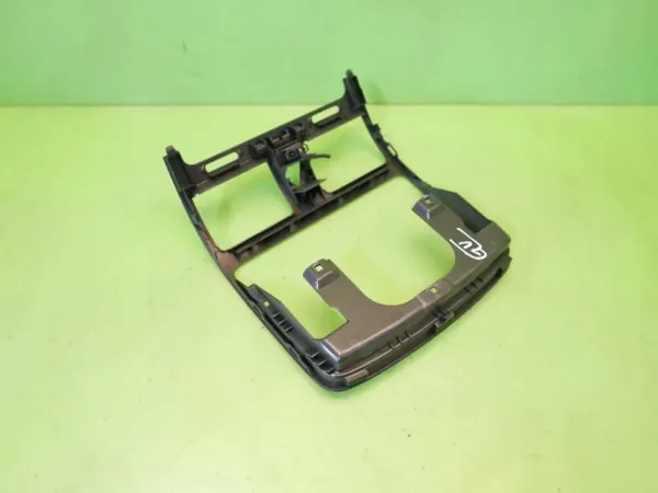 Marco salpicadero centro superior OEM 1K0819743B VW Golf V image 7