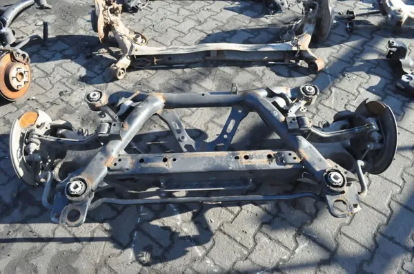 Volvo S60 III V60 bakfjädring OEM 32246521 image 2