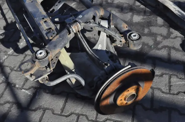 Volvo S60 III V60 bakfjädring OEM 32246521 image 6