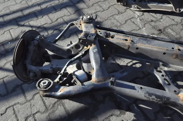 Volvo S60 III V60 bakfjädring OEM 32246521 image 8