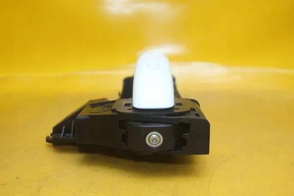 Vasen takaluukun kahva Audi A4 B8 Lift image 5