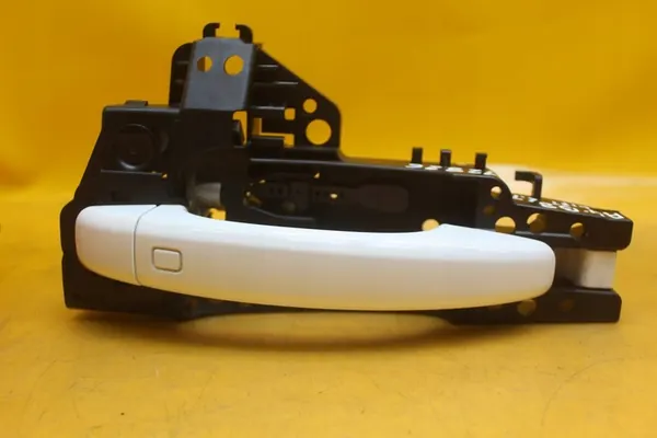 Vasen takaluukun kahva Audi A4 B8 Lift image 6