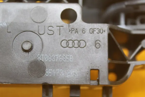 Vasen takaluukun kahva Audi A4 B8 Lift image 9