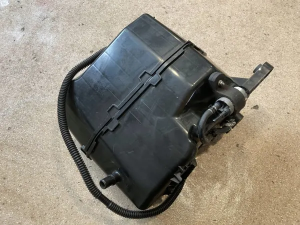 Tanque AdBlue BMW OEM 7377944 para X4 G02 X3 G01 image 3