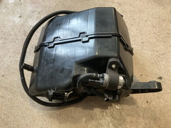 Tanque AdBlue BMW OEM 7377944 para X4 G02 X3 G01 image 4