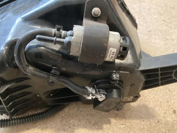 Tanque AdBlue BMW OEM 7377944 para X4 G02 X3 G01 image 7