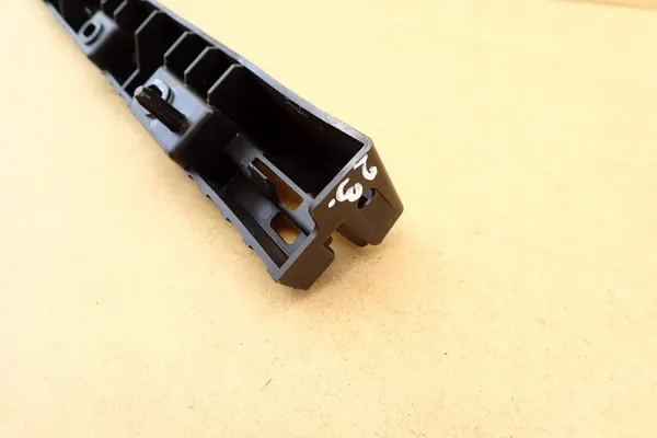 Volvo XC90 II oikea etu kynnyskiinnike OEM 32216524 image 9