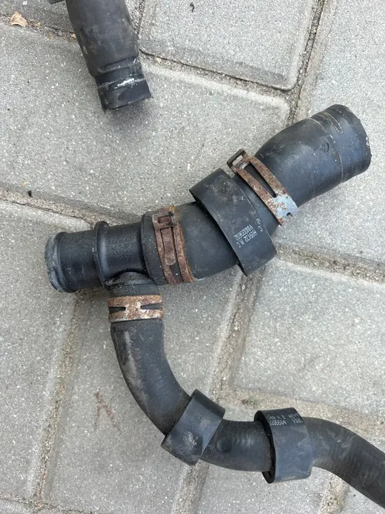 Volkswagen Veden jäähdyttimen letku OE 6R0121070N image 4