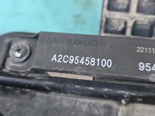 OEM 95420-D4400 bakstötfångarförstärkning Kia Optima image 10