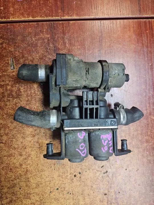 Solénoïde de Valve d'Eau BMW E39 E38 8374994 image 1