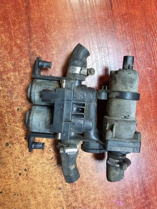 Solénoïde de Valve d'Eau BMW E39 E38 8374994 image 4