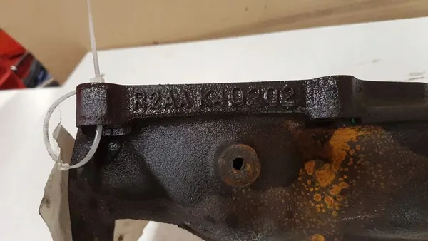 Colector de escape Mazda 6 usado OEM R2AAK40202 image 3