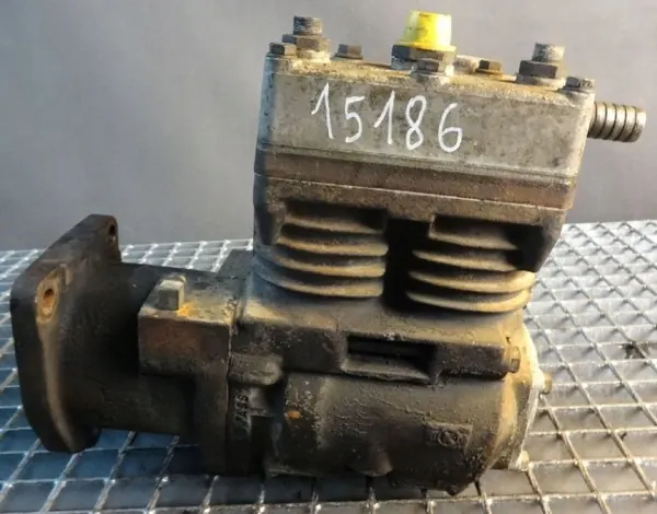 Compresor Knorr OEM SEB 01455X00 - Usado image 2