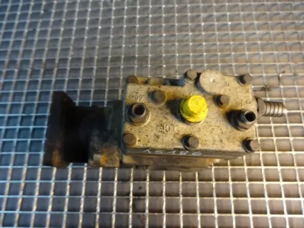 Compresor Knorr OEM SEB 01455X00 - Usado image 3