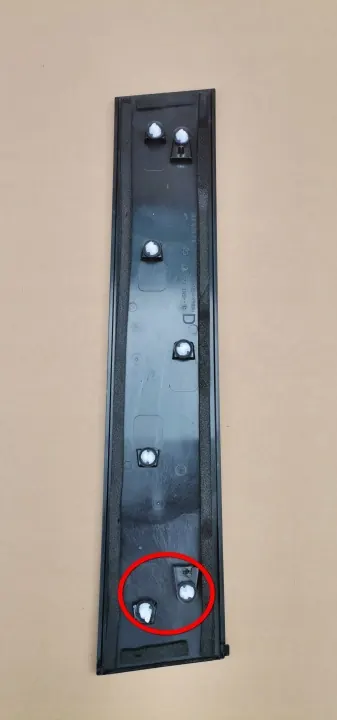 OEM 822831115R Oikea pilarikansi Mercedes Citan image 5