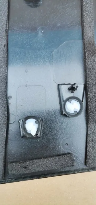 OEM 822831115R Oikea pilarikansi Mercedes Citan image 6