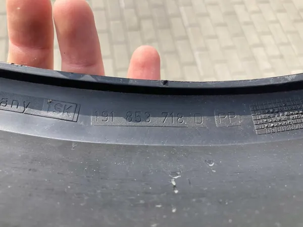 VOLKSWAGEN GOLF II G60 Right Front Fender Trim image 8