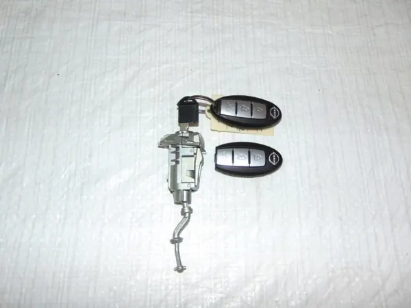 Cylindre de serrure Nissan Townstar OEM 1565R7936R image 2