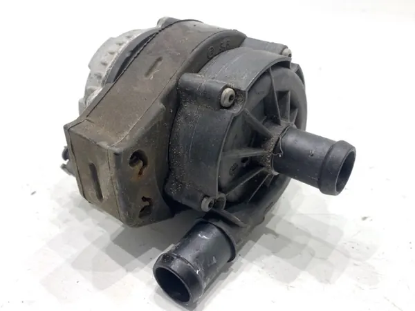 OEM 04L965567B waterpomp voor Skoda Superb III 1.4 image 2