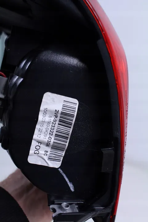 TOYOTA HILUX VIII LIFT LÁMPARA TRASERA DERECHA 2021 image 4