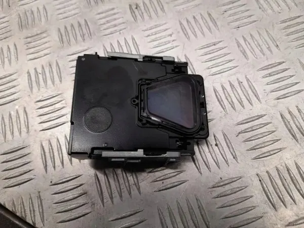 Câmera Audi A5 OEM 8W6906217 - Audi OE usado image 2