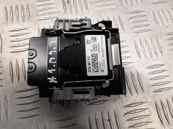 Câmera Audi A5 OEM 8W6906217 - Audi OE usado image 4