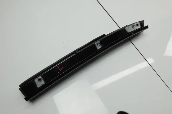 Junta maletero techo izquierda OEM 2097700198-L Mercedes CLK image 4