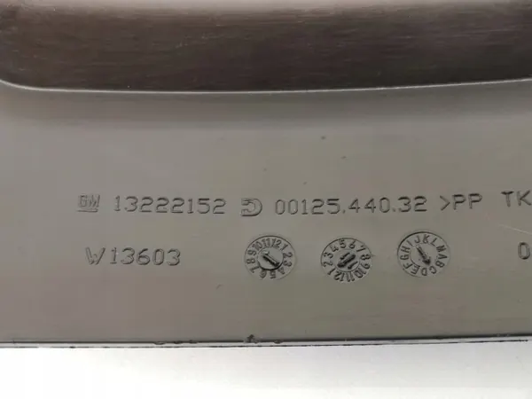 Opel Insignia A keskikonsolin päällys OEM 13222152 image 3