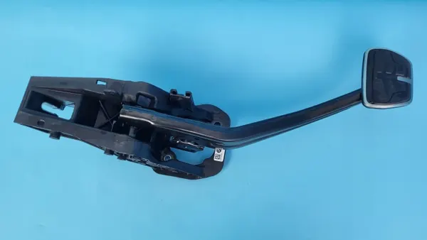 BMW X6 G06 Jarrupoljin OEM 687427904 - Käytetty image 5
