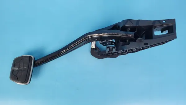 BMW X6 G06 Jarrupoljin OEM 687427904 - Käytetty image 8