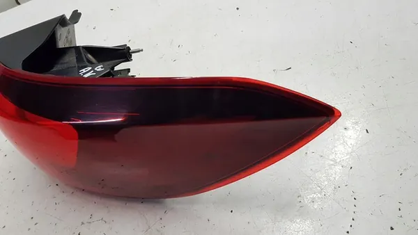 Luz trasera derecha Opel Astra K familiar image 4